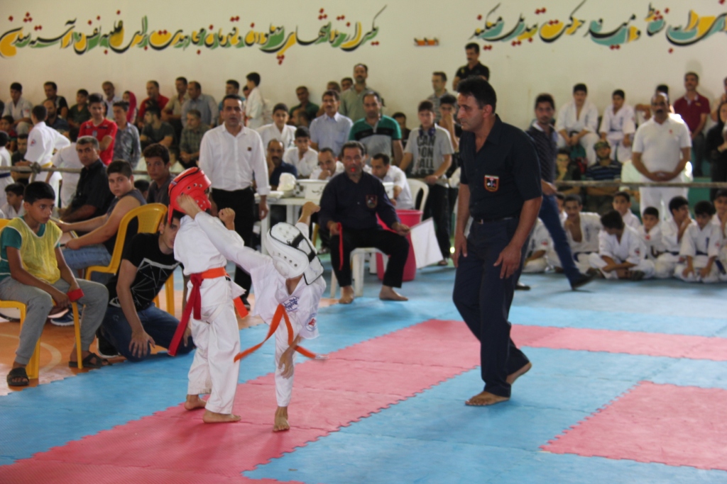 مسابقات استانی کیوکوشین کاراته در شهر هچیرود + گزارش تصویری