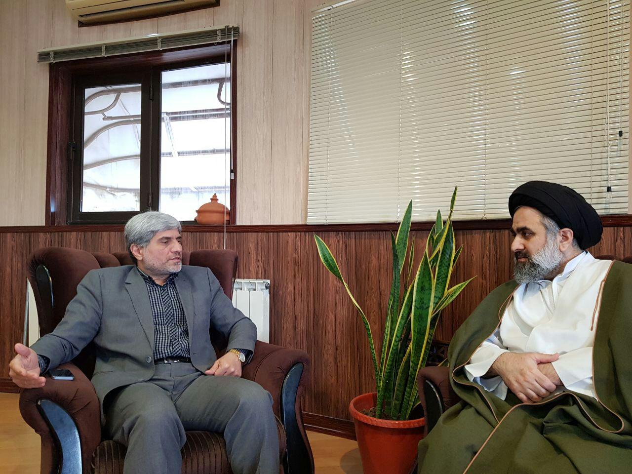 گزارش تصویری:ملاقات امام جمعه هچیرود با فرماندار شهرستان چالوس آقای زندی