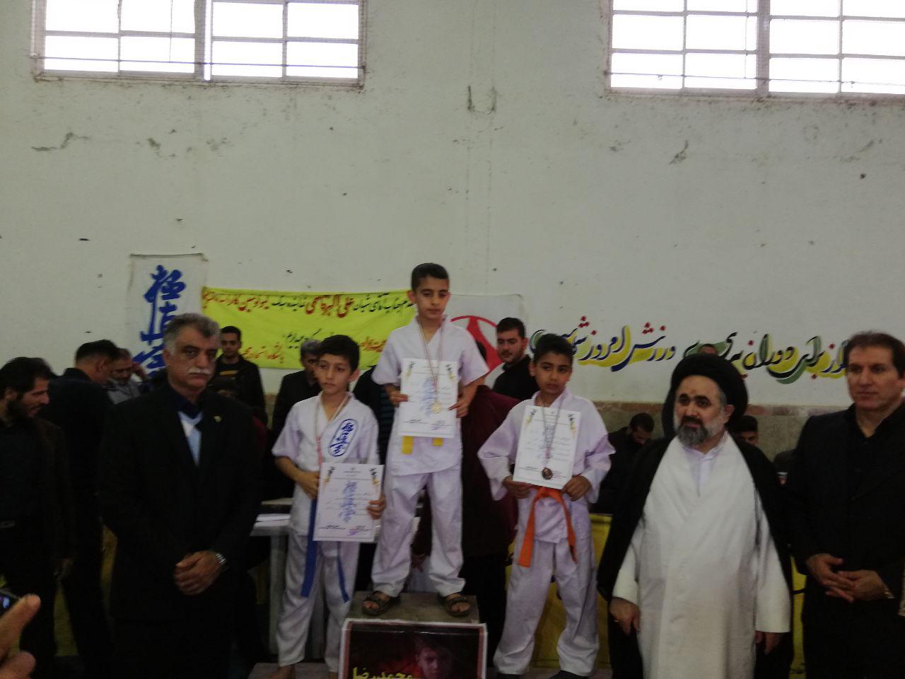 گزارش تصویری:مسابقات استانی کاراته به میزبانی شهر هچیرود و با حضور امام جمعه هچیرود برگزار شد.